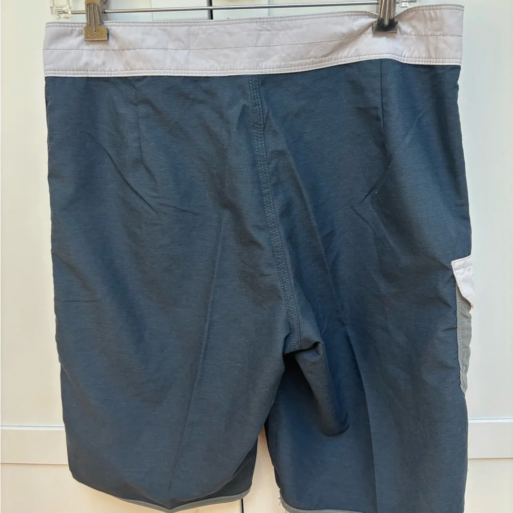 Billabong Men's Navy and Gray Board Shorts Size 30 NWT Outdoor Beach Surf